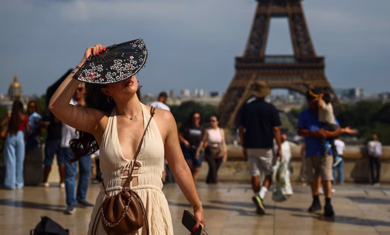 أوروبا تحت "قبة جحيمية".. الحرارة تتجاوز 40 درجة وتشل الحياة اليومية