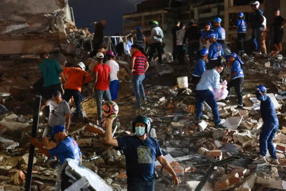 ضرب فنزويلا زلزالان قويان متتاليان بقوتي 7.2 و7.5 درجات خلال أقل من دقيقة.