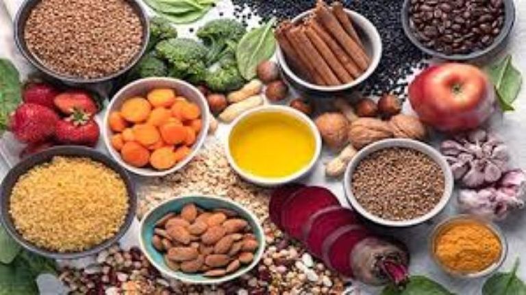نظام الطيبات، التغذية المبنية على الدليل، الصحة العامة، منظمة الصحة العالمية، الغذاء الصحي، الأمراض المزمنة، الخضراوات الورقية، منتجات الألبان، البيض، الدواجن، السرطان، الكبد الدهني، التغذية الحديثة، الطب الوقائي، الأنظمة الغذائية