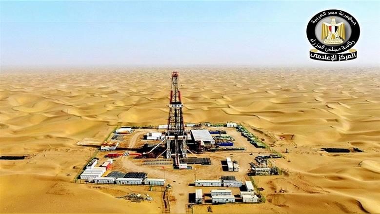 مصر تبدأ إنتاج الغاز من كشف جديد بالصحراء الغربية