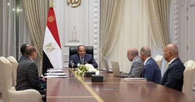 الرئيس عبد الفتاح السيسي خلال اجتماع بمدينة العلمين الجديدة لمتابعة استراتيجية التوسع في الطاقة المتجددة