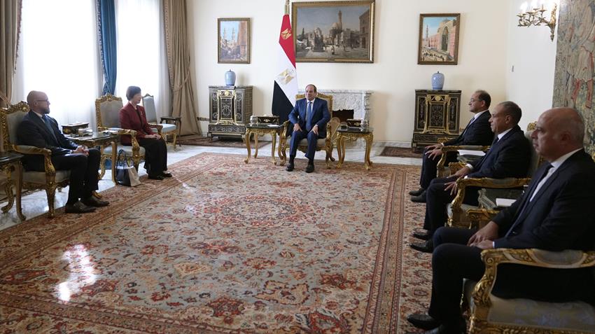 الرئيس عبد الفتاح السيسي خلال استقباله رئيسة البنك الآسيوي للاستثمار في البنية التحتية لبحث التعاون وتمويل مشروعات التنمية في مصر.